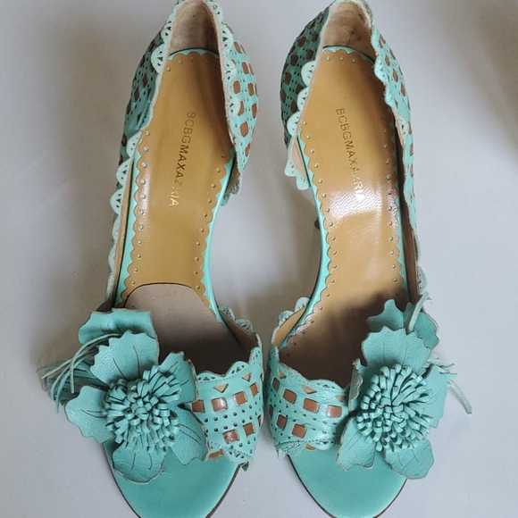 BCBG heels - Picture 3 of 5